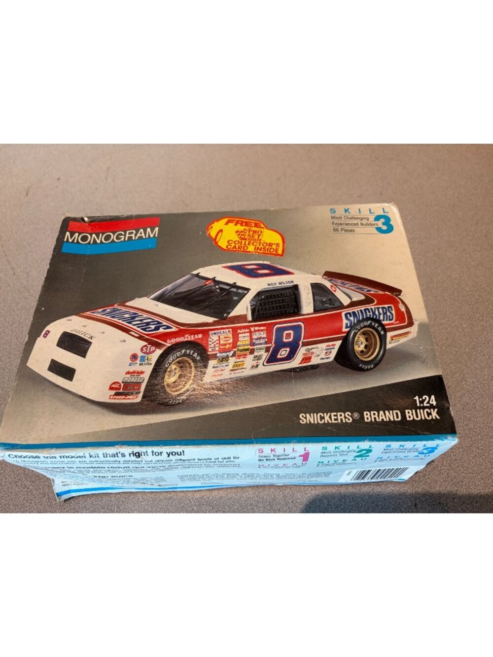 Vintage Monogram 2940 Snickers Buick Regal 1:24 NASCAR Stock Car Car Model Kit